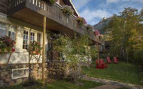 Northland Lodge Waterton